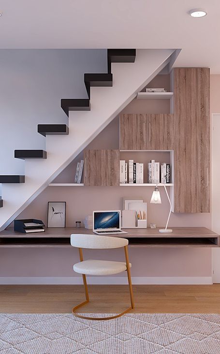 ban hoc duoi gam cau thang 